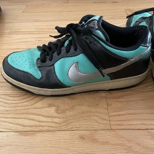 Nike Tiffany Dunks size 10. used condition